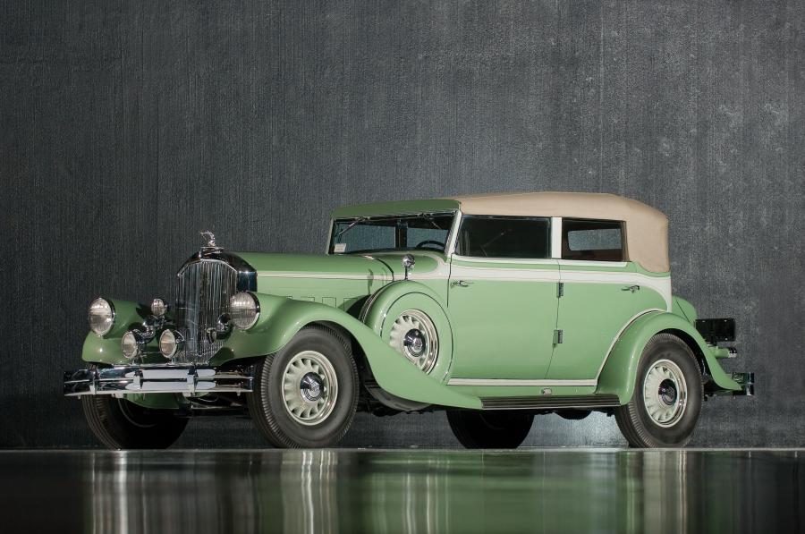  Pierce-Arrow 12 Model Convertible Sedan 1933 года  (фото 1 из 8)